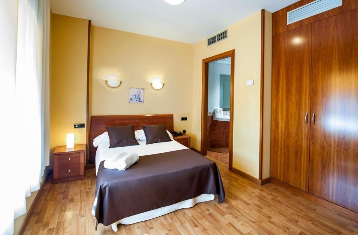 Hotel Ciutat De Tárrega